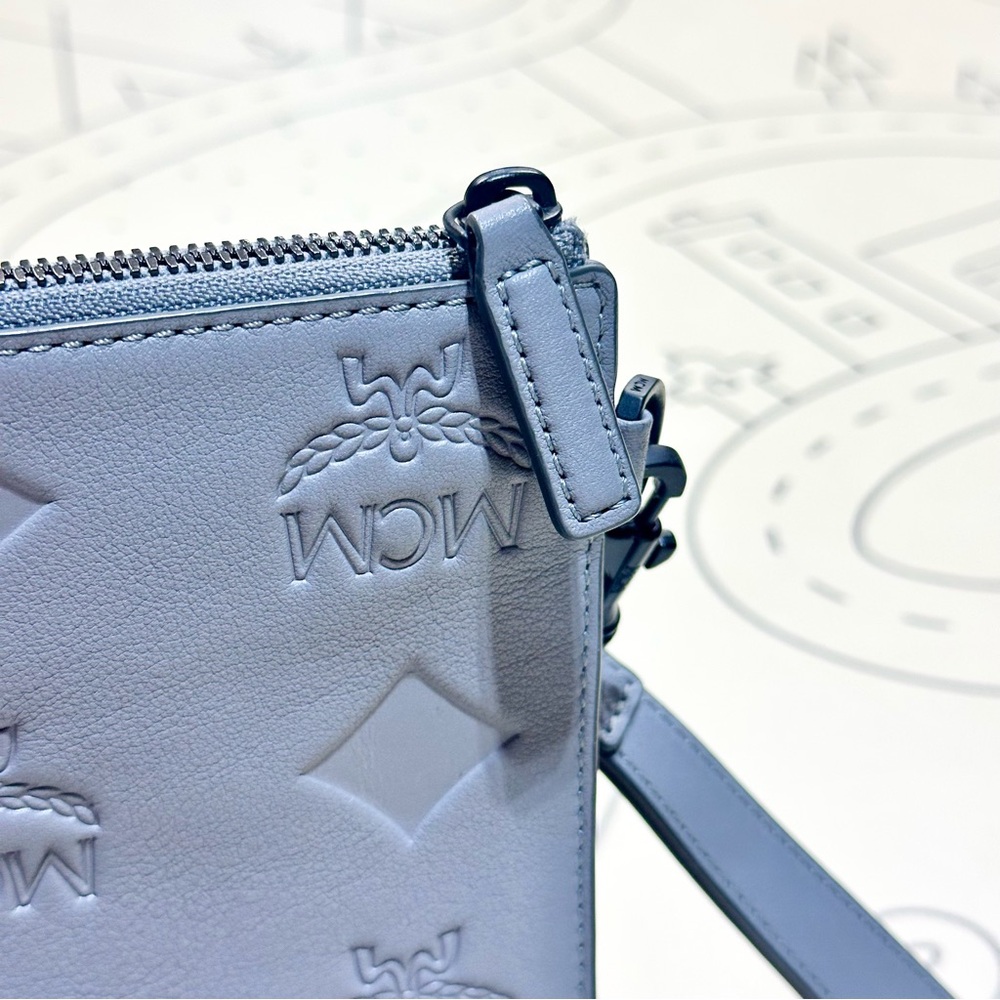 MCM Aren Wristlet Zip Pouch In Maxi Monogram Leather - Picture 6 of 9